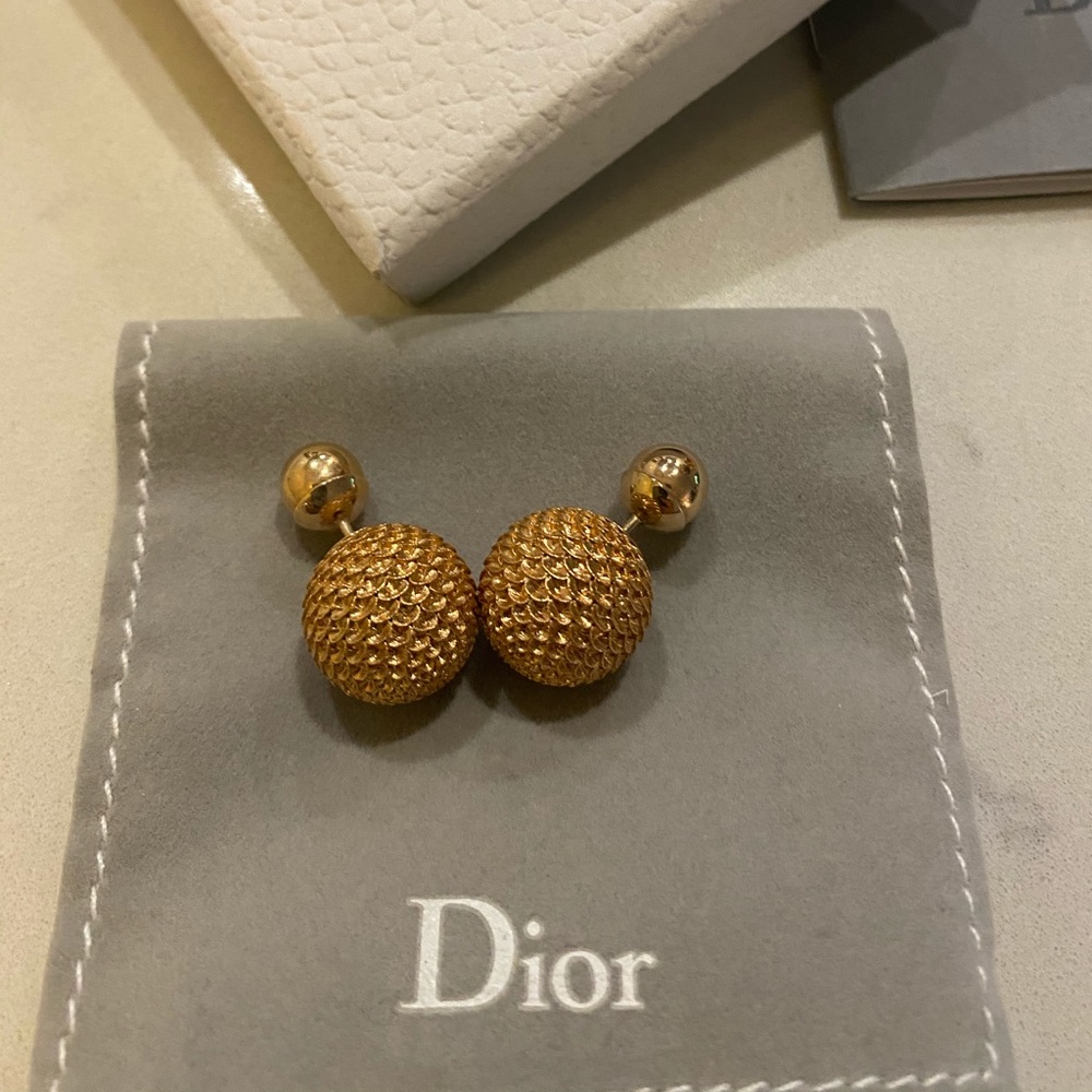 Christian Dior mise en dior tribal earrings
